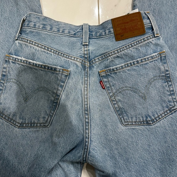 Levi's 501 Original Fit - Picture 8 of 10